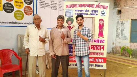 बिसाऊ में 3 पीढियों ने किया एक साथ मतदान