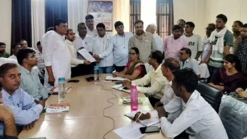 अधिवक्ताओं के लिए चैम्बर बनाने की उठी मांग