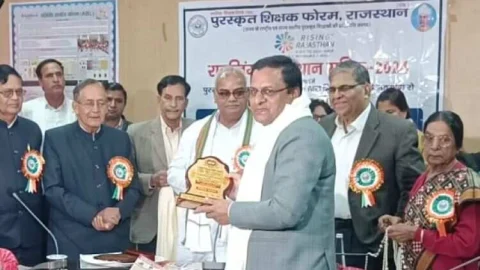 दायमा और व्यास का राज्य स्तरीय सेमिनार में शिक्षा मंत्री ने किया सम्मान