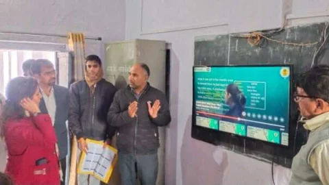 कलेक्टर श्रुति भारद्वाज ने नाथा की नांगल स्कूल का किया औचक निरीक्षण