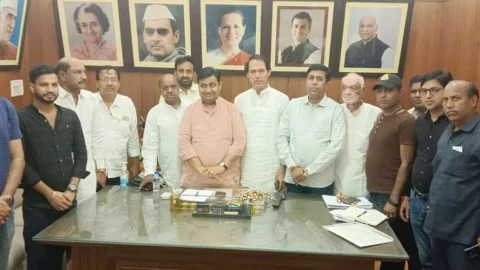 पिलानी विधानसभा क्षेत्र के पदाधिकारियों ने कांग्रेस प्रदेश अध्यक्ष गोविंद सिंह डोटासरा से मुलाकात की