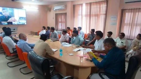 राज्य सरकार की मंशा के अनुसार आमजन को दें कैंपों का लाभ – डॉ पवन