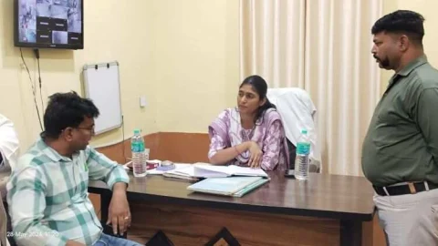 एसडीएम मोनिका सामोर ने किया सरकारी अस्पताल का निरीक्षण