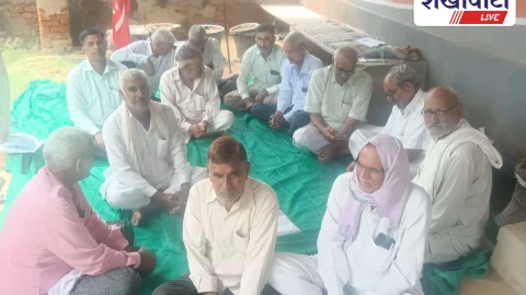 Jhunjhunu News:स्मार्ट मीटर व फसल मुआवजे को लेकर खेतड़ी-बुहाना में धरना