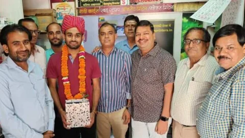 ऑल इंडिया फर्स्ट रैंक हासिल करने पर अखिल कुमावत का भव्य सम्मान