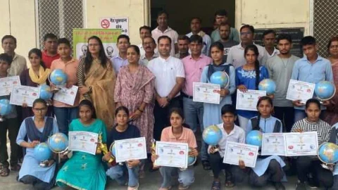 तम्बाकू निषेध वाद-विवाद प्रतियोगिता में बेटियां रही अव्वल