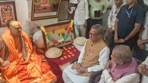 सिक्किम के राज्यपाल माथुर और घनश्याम तिवाड़ी ने रैवासा धाम पहुंचकर लिया आशीर्वाद