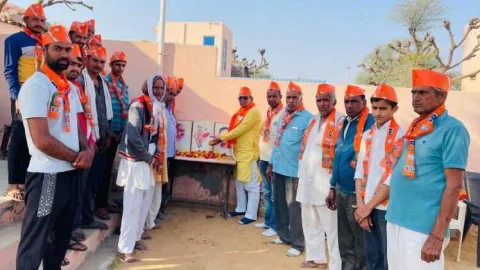 “गांव चलो अभियान“ के अन्तर्गत ढूकिया ने मेहरादासी में किया प्रवास