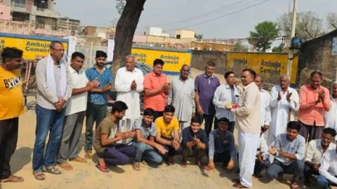 डामर सड़क स्वीकृत होने पर ग्रामीणों में खुशी की लहर