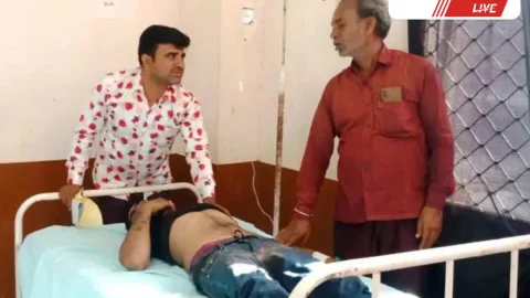 Churu: ढाढर गांव के पास ट्रैक्टर पलटा, चालक घायल