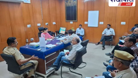 सड़क सुरक्षा समिति की बैठक, अतिक्रमण हटाने के निर्देश