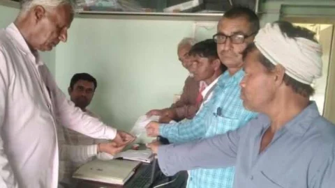 निर्माण श्रमिकों की मांगों को लेकर दिया ज्ञापन