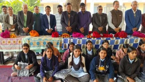 शिक्षा के लिए दान सबसे पुण्य का कार्य – स्वामी