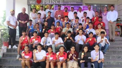 68 वीं जिला स्तरीय बॉक्सिंग के अंडर 17 वर्ष में प्रिंस व 19 वर्ष वर्ग में डिफेंस स्कूल अव्वल