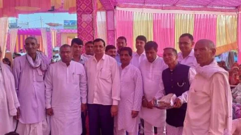 समाजसेवी इंद्रसिंह शिल्ला ने दहेज में दी हुई ब्रेजा गाड़ी और पांच लाख रुपये वापस लौटाये