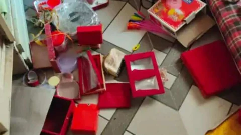 चोरों ने बंद मकान को बनाया निशाना