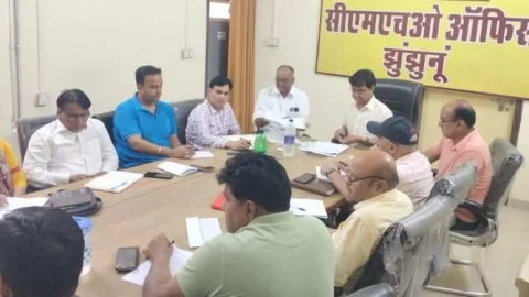 स्वास्थ्य सेवाओं की प्रगति की समीक्षा के लिए सीएमएचओ ने बुलाई बैठक