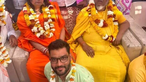 संत समागम मे बालमुकुंदाचार्य हाथोज धाम के संत पधारे