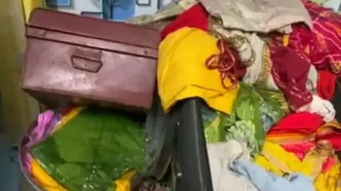 बक्से-अलमारी के ताले तोड़कर सोने-चांदी के जेवर चोरी