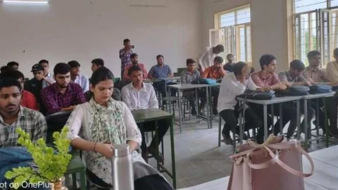 महिला अधिकारिता विभाग द्वारा घरेलू हिंसा के बारे में दी जानकारी