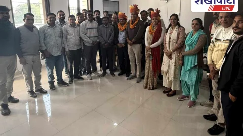 Jhunjhunu News: राकेश पूनियां तहसीलदार पदोन्नति पर सम्मानित