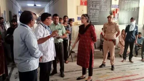 जिला कलक्टर ने जनसुनवाई में सुनी ग्रामीणों की समस्याएं