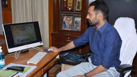 जिला निर्वाचन अधिकारी कमर चौधरी ने मतदान ई संकल्प – प्रमाण पत्र का किया आनलाईन शुभारंभ