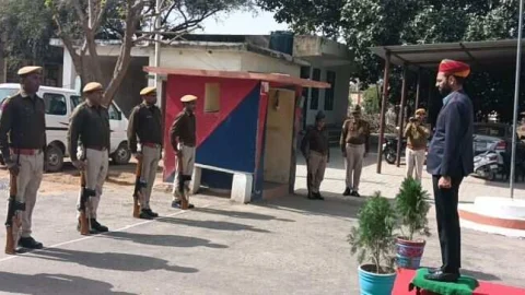 जिला कलेक्टर ने जिला जेल तथा नगर परिषद का किया औचक निरीक्षण