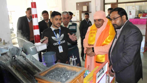 जिले के गणमान्य व्यक्तियों ने किया कौशल दक्षता प्रदर्शनी का अवलोकन