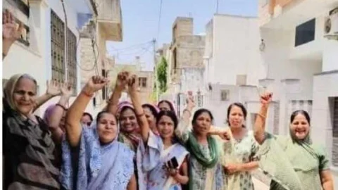 पानी के लिए मची त्राहि -त्राहि: बूंद बूंद को तरसे वार्डवासी, टैंकर डलवाने पर मजबूर