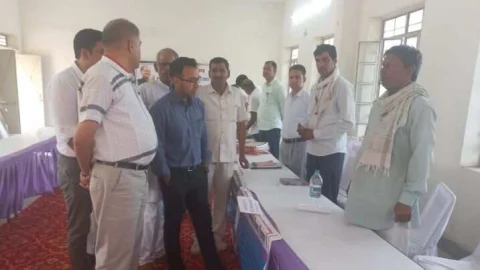 जिला कलेक्टर ने तिगयास में चल रहे महंगाई राहत कैंप का किया औचक निरीक्षण