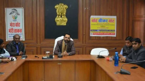 जिला कलेक्टर सीकर कमर उल जमान चौधरी मीडिया कर्मियों से हुए रूबरू