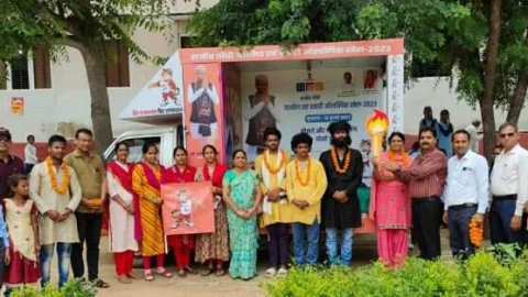 राजीव गांधी ग्रामीण एवं शहरी ओलम्पिक की मशाल रथ एवं कला जत्था दातारामगढ़ से रवाना