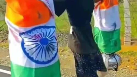 लोहार्गल धाम से लाकर 101 लीटर जल की कावड़ चढ़ाई