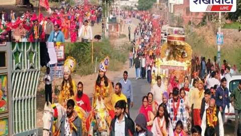 अरावली की वादियों में गूंजे मां शाकंभरी के जयकारे, 17 KM पैदल चली 5 KM लंबी चुनरी