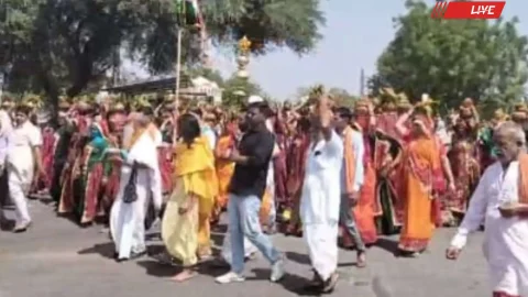 सैंकड़ों महिला ने मारुति महायज्ञ के लिए निकाली भव्य मंगल कलश यात्रा