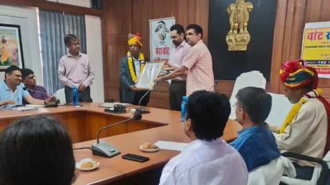 अर्जुन लाल गुर्जर, भारत भूषण का राज्य सेवा से सेवानिवृति होने पर किया अभिनंदन