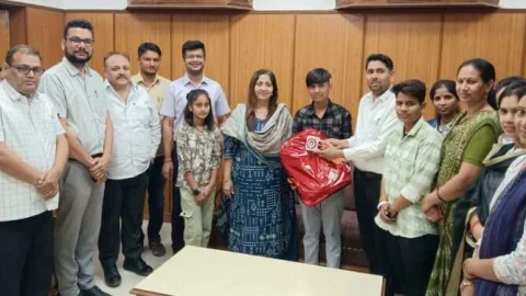 जिला कलक्टर सत्यानी ने मनाया बेटी ‘लक्ष्मी’ का जन्मदिन