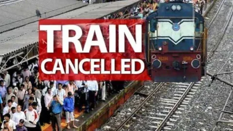 Train Cancelled News: छठ-दिवाली से पहले रेल यात्रियों को लगा बड़ा झटका, रेलवे ने यूपी बिहार से चलने वाली इन ट्रेनों को किया रद्द