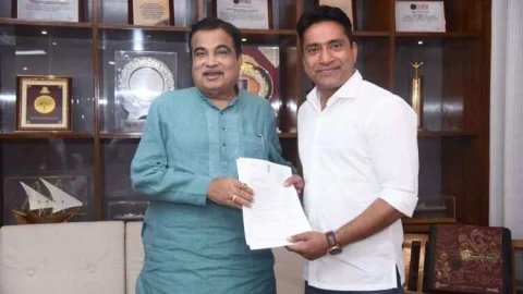 संसदीय क्षेत्र सहित राजस्थान में सड़क तंत्र के आधुनिकीकरण को लेकर सांसद कस्वां ने की केन्द्रीय मंत्री गडकरी से मुलाकात