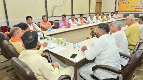 अब भाजपा में बाग़ी होकर चुनाव लड़ने वालों को बख्शा नहीं जाएगा