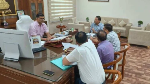 जिला कलक्टर ने दिए खनन विभाग की समीक्षा बैठक में निर्देश