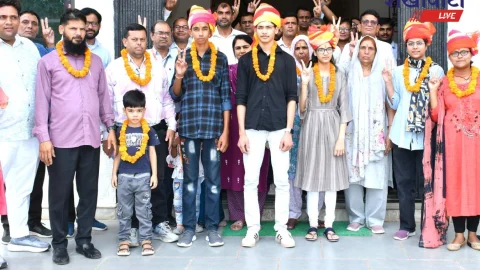 Jhunjhunu News – राजस्थान पब्लिक स्कूल में टॉपर्स का सम्मान