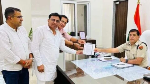 गावड़िया के हमलावरों की गिरफ्तारी की मांग को लेकर आदर्श जाट महासभा ने पुलिस अधीक्षक को सौंपा ज्ञापन