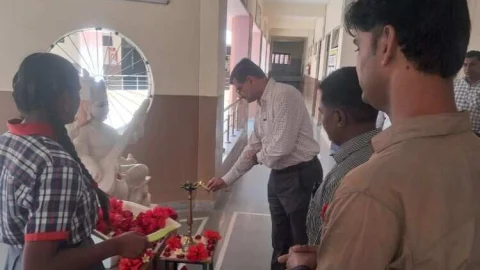 जिला कलक्टर ने पीएम श्री केंद्रीय विद्यालय का किया निरीक्षण