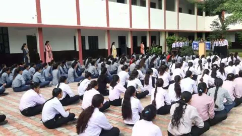 महाविद्यालय में राष्ट्रीय हिन्दी दिवस धूमधाम से मनाया