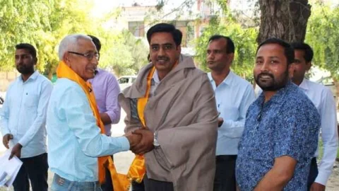 एस.एम.टी.आई. के भूतपूर्व प्रशिक्षणार्थी का किया सम्मान