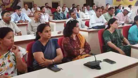 विभागीय अधिकारियों से मिशन मोड़ पर काम करने का किया आव्हान