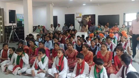 शाखा स्तरीय राष्ट्रीय समूह गान प्रतियोगिता का हुआ आयोजन