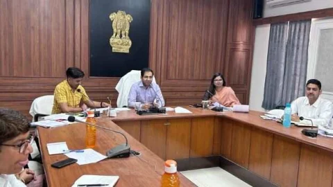 उपखंड अधिकारी नियमित रूप से राशन की दुकानों पर खाद्य निरीक्षण करें – जिला कलेक्टर डॉ. अमित यादव